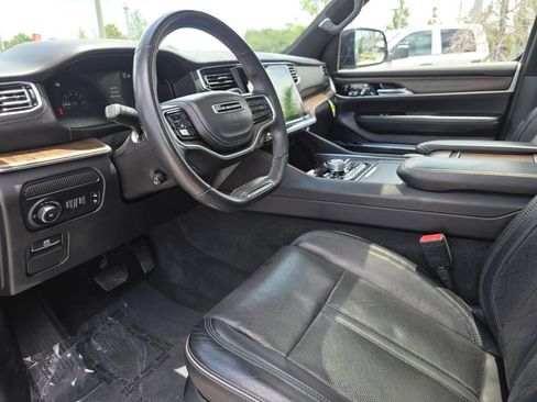 Used 2022 Jeep Grand Wagoneer Series II AWD/4WD image 31