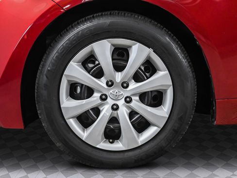 Used 2025 Toyota Corolla LE image 29