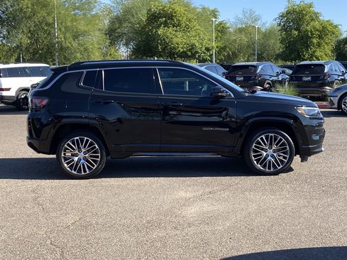 Used 2022 Jeep Compass Limited w/ Elite Group image 2