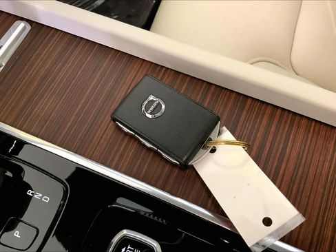 Used 2022 Volvo S60 B5 Momentum w/ Premium Package image 14