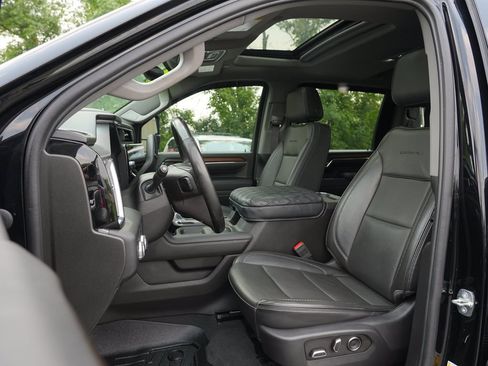 Used 2024 GMC Sierra 2500 Denali w/ Denali Reserve Package AWD/4WD image 12