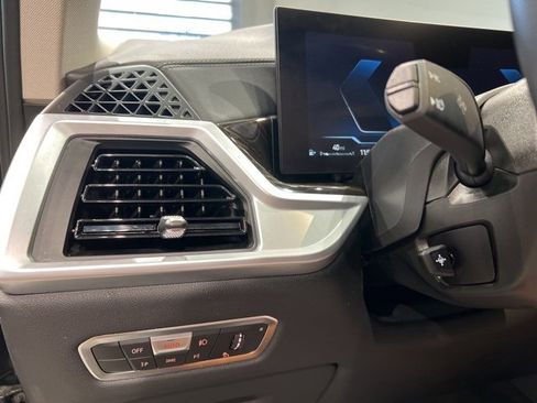 Used 2023 BMW X7 xDrive40i image 22