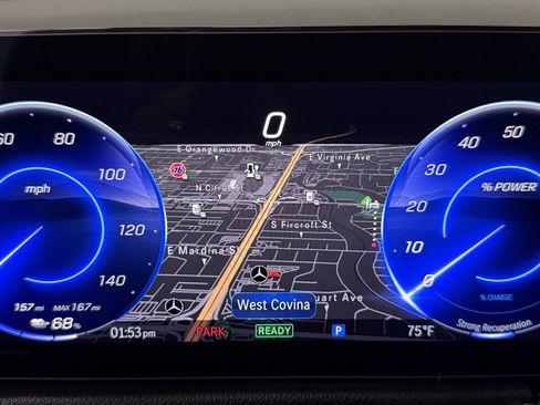 Used 2024 Mercedes-Benz EQB 300 4MATIC image 28