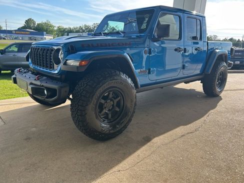 Used 2024 Jeep Gladiator Rubicon AWD/4WD image 4