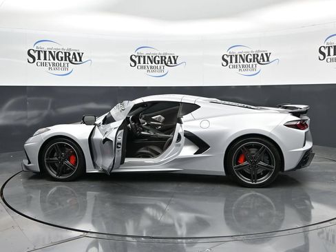 Used 2026 Chevrolet Corvette Stingray Preferred Cpe w/ Z51 Performance Package RWD image 37