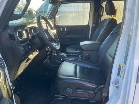 Used 2023 Jeep Wrangler Sahara image 12