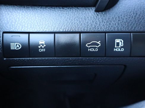 Used 2021 Toyota Camry XLE image 17