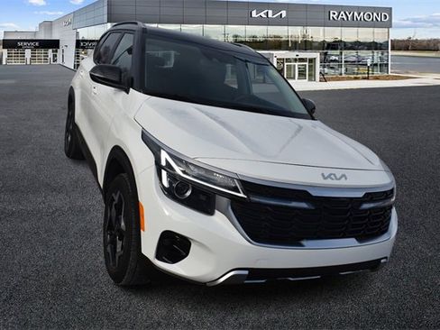 Certified 2025 Kia Seltos S image 9