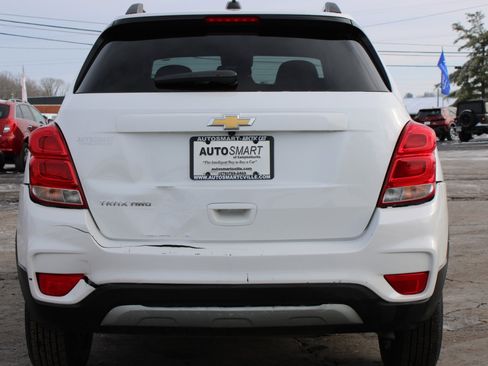 Used 2021 Chevrolet Trax LT w/ LT Convenience Package image 5