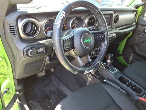 Used 2018 Jeep Wrangler Unlimited Sport S AWD/4WD image 23