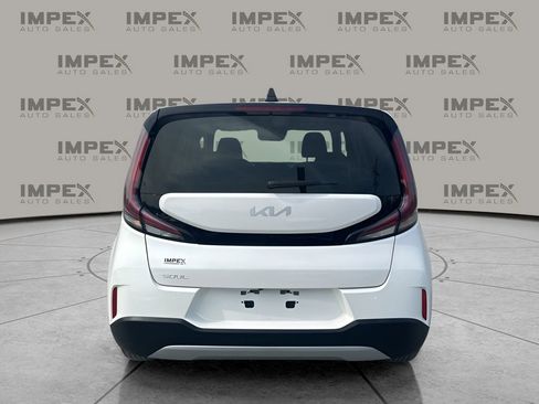 Used 2024 Kia Soul LX w/ Option Group 015 image 4