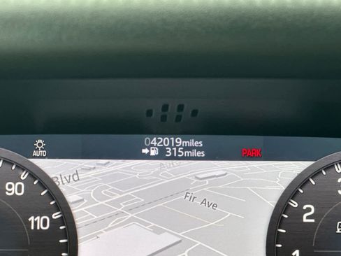 Used 2020 Land Rover Defender 110 HSE image 30