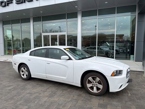 Used 2012 Dodge Charger SE image 5