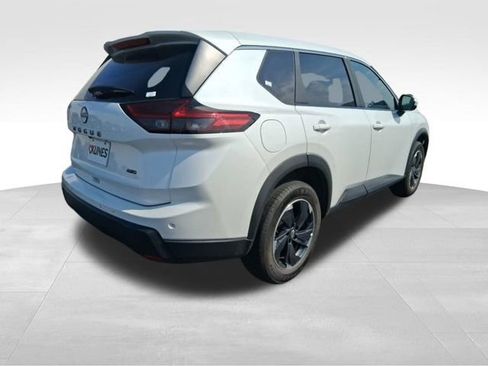 Used 2025 Nissan Rogue SV image 6