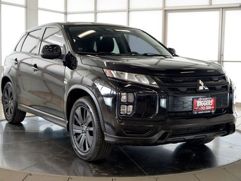 Used 2022 Mitsubishi Outlander Sport ES AWD/4WD image 2