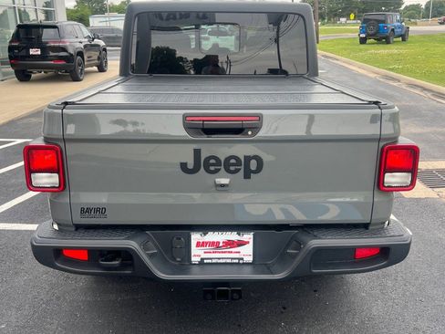 Used 2022 Jeep Gladiator Sport AWD/4WD image 10