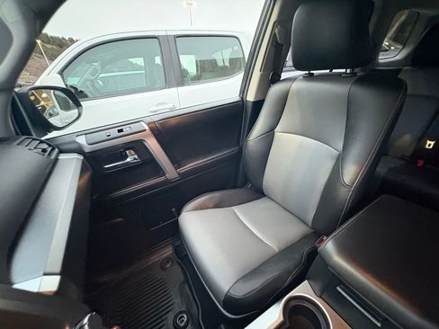 Certified 2024 Toyota 4Runner SR5 Premium image 24