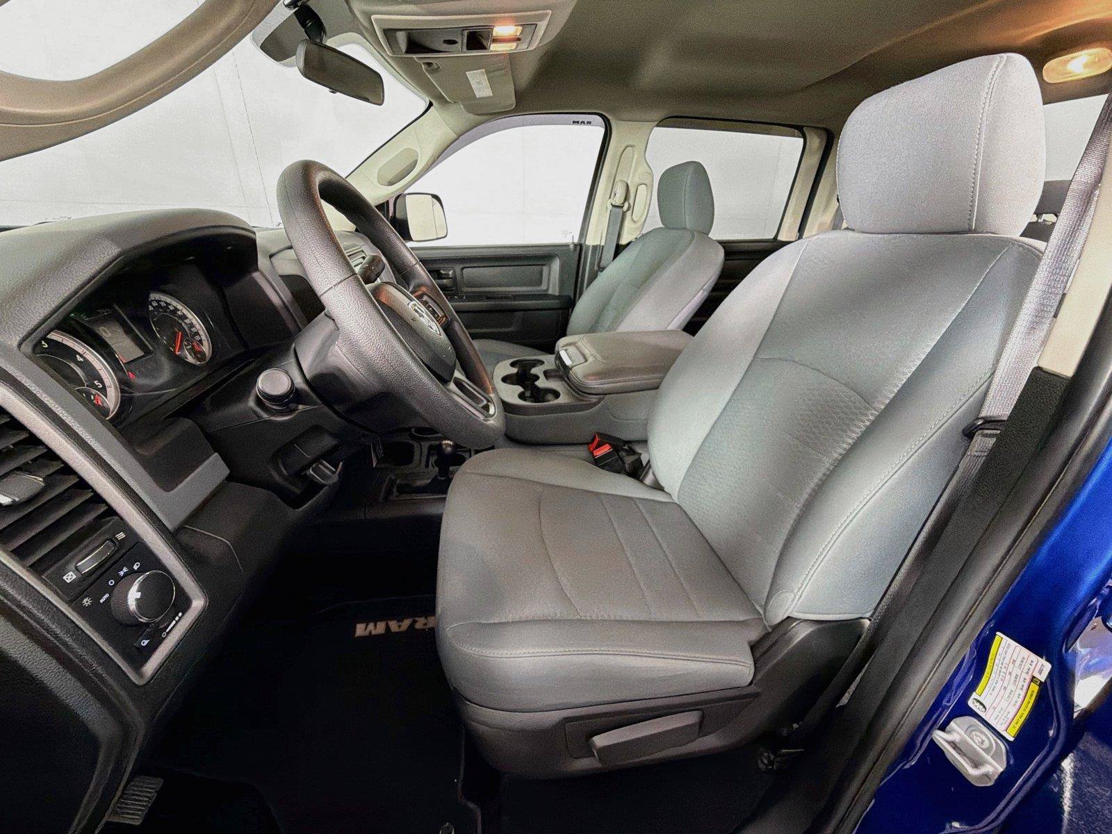 Used 2018 RAM 3500 Tradesman w/ Chrome Appearance Group AWD/4WD image 2