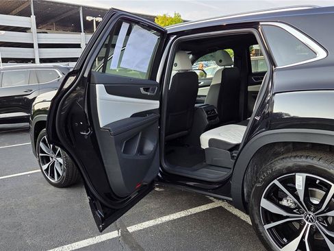 New 2026 Volkswagen Atlas Cross Sport SEL Premium R-Line AWD/4WD image 24