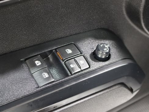 Used 2021 Toyota Tacoma SR image 6