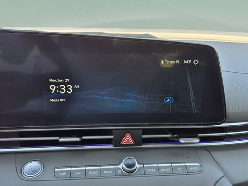 Certified 2024 Hyundai Elantra SEL FWD image 23