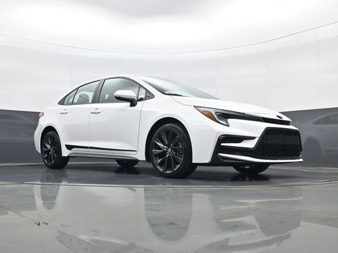 Used 2023 Toyota Corolla SE image 23