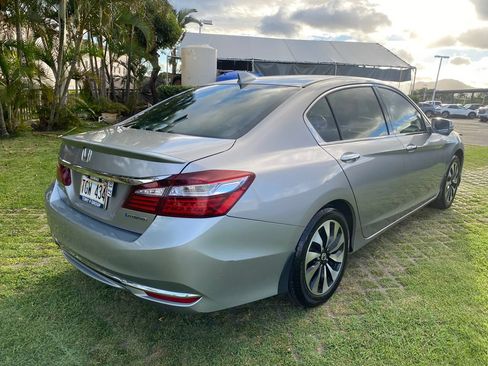 Used 2017 Honda Accord EX-L image 7