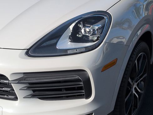 Used 2022 Porsche Cayenne Coupe image 6