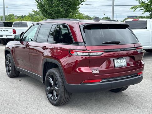 New 2025 Jeep Grand Cherokee Limited w/ Black Appearance Package image 7