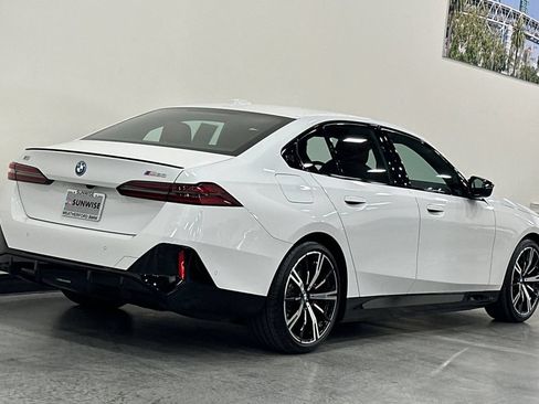 Used 2025 BMW i5 M60 w/ Premium Package AWD/4WD image 4