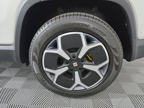 Used 2024 Rivian R1S Adventure AWD/4WD image 10
