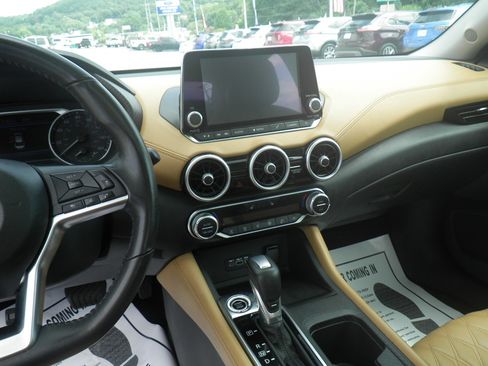Used 2021 Nissan Sentra SV w/ SV Premium Package image 20