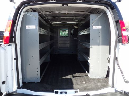 Used 2021 Chevrolet Express 3500 w/ Driver Convenience Package image 45