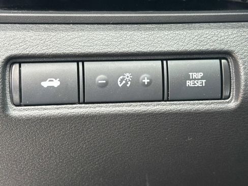 Used 2025 Nissan Altima 2.5 SV FWD image 27