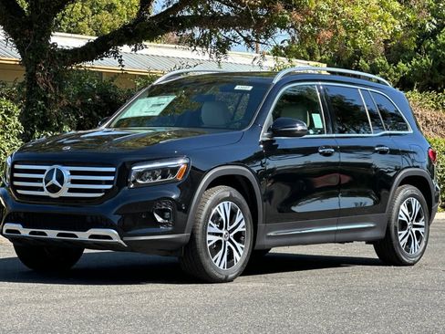 New 2025 Mercedes-Benz GLB 250 4MATIC image 7