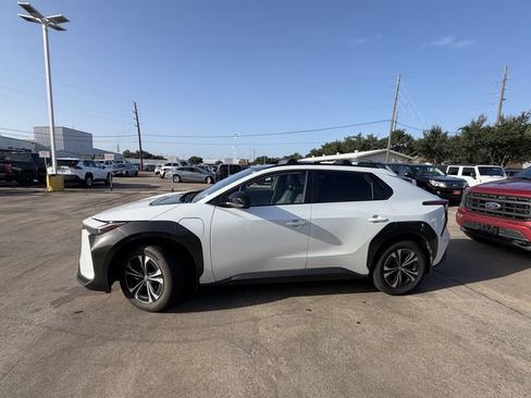 Used 2024 Toyota bZ4X FWD w/ Weather Package image 8
