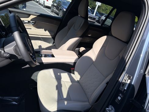 Used 2026 Volvo XC90 B6 Plus w/ Protection Package Premier AWD/4WD image 16