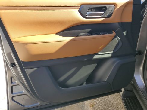 New 2026 Nissan Armada SL w/ Captain's Chari Seat Package image 16