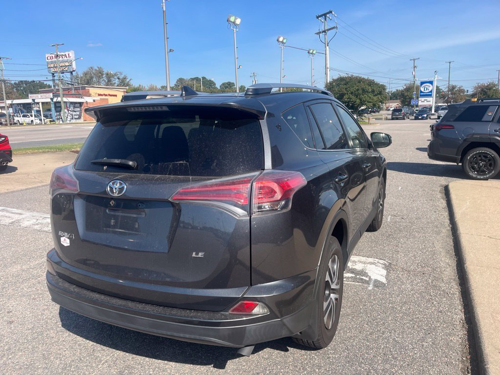 Used 2016 Toyota RAV4 LE FWD image 4