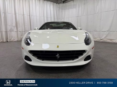 Used 2016 Ferrari California T RWD image 3