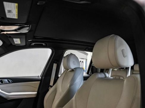 Used 2022 BMW X5 xDrive40i w/ M Sport Package AWD/4WD image 7