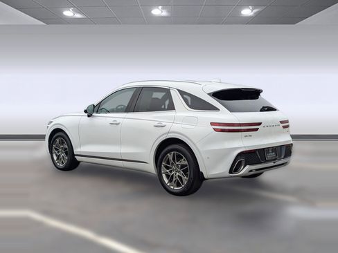 Used 2022 Genesis GV70 2.5T w/ Advanced Package image 3