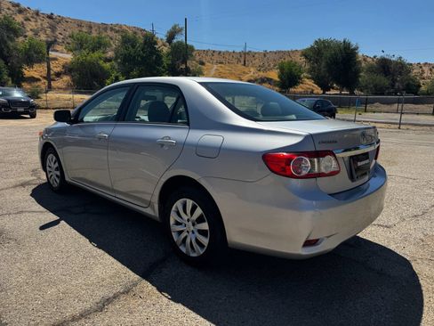 Used 2012 Toyota Corolla LE FWD image 6