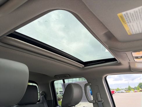 Used 2016 Nissan Frontier SL w/ Moonroof Package AWD/4WD image 13