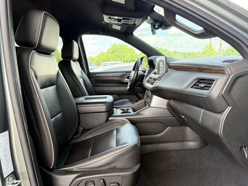 Used 2023 Chevrolet Suburban Premier RWD image 29