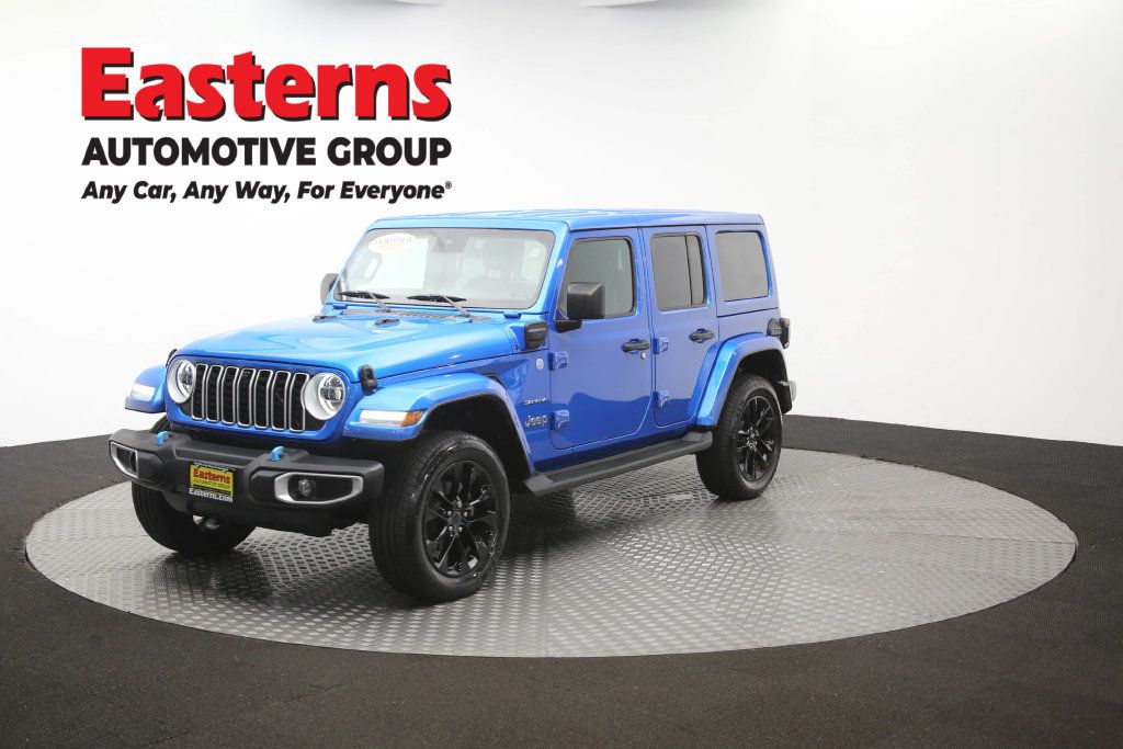 Used 2024 Jeep Wrangler Unlimited Sahara w/ Technology Group AWD/4WD image 59