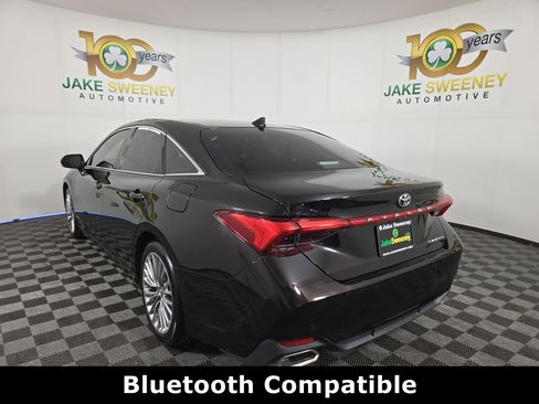 Used 2019 Toyota Avalon Limited image 6