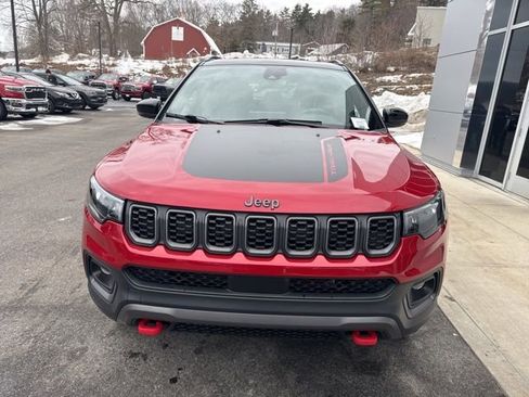 Used 2025 Jeep Compass Trailhawk w/ Sun & Sound Group image 2