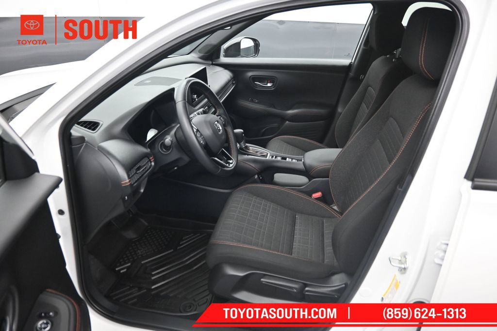 Used 2025 Honda HR-V Sport image 9