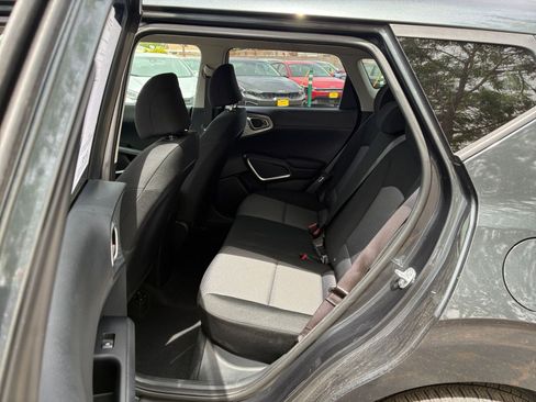 Used 2025 Kia Soul LX w/ LX Technology Package FWD image 21